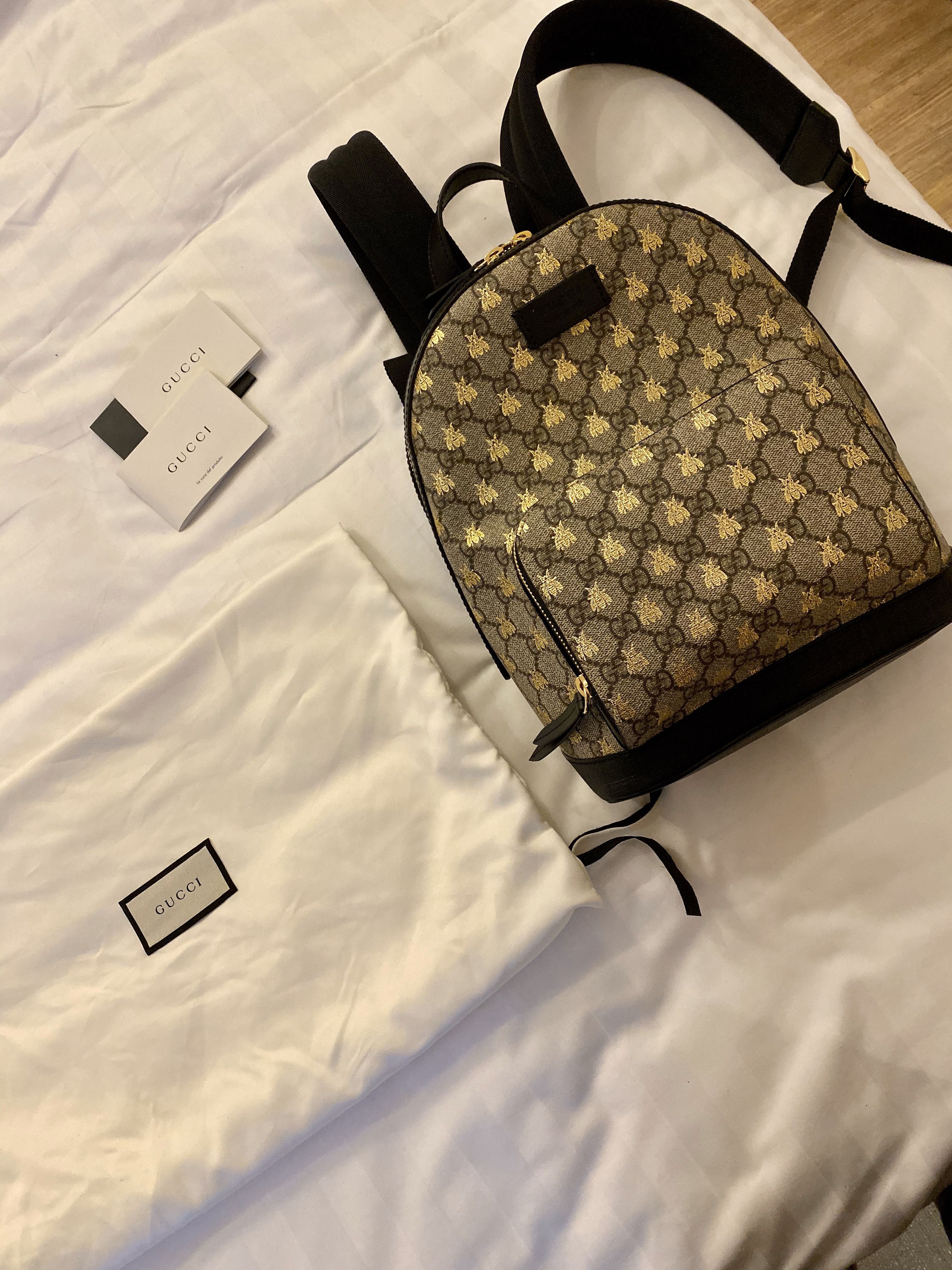 Gucci backpack hotsell gg supreme