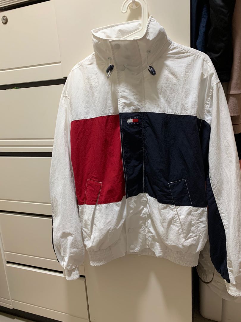 Kith x Tommy Hilfiger Colorblock Jacket XS, 男裝, 上身及套裝, T-shirt、恤衫、有領衫-  Carousell