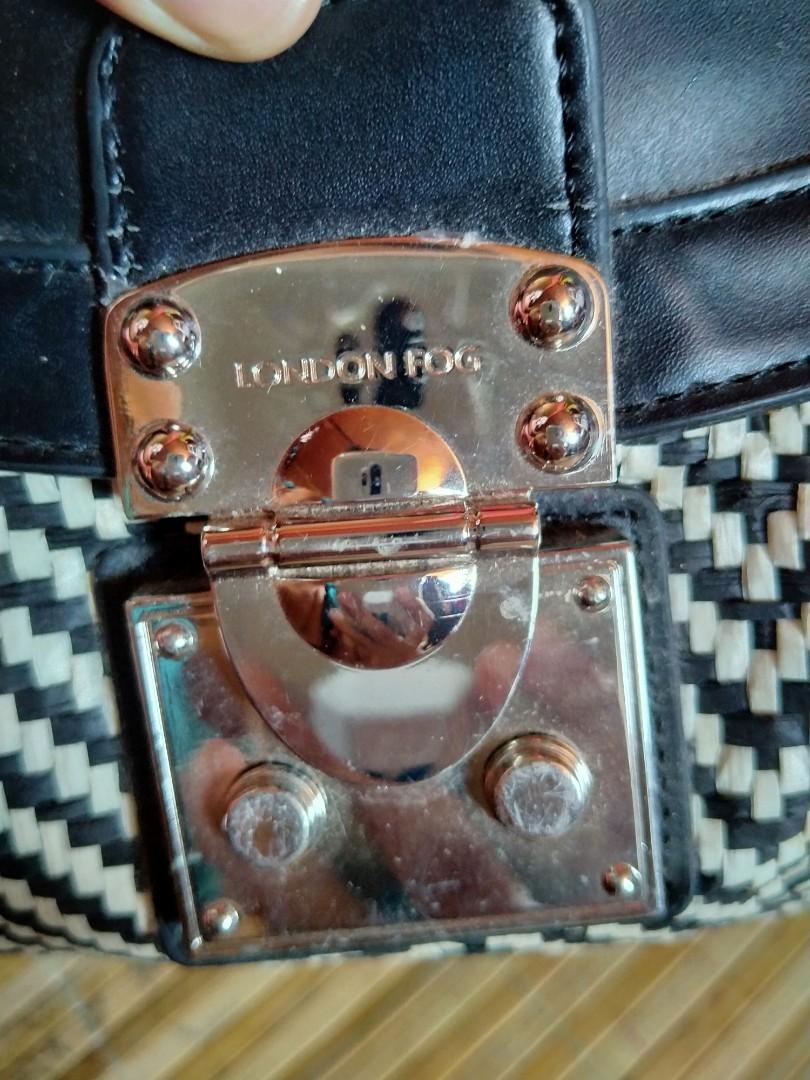 London fog (Category: Luxury Bags & Wallets) located in Cavite. Submitted by crizza16 (Listing ID 264617551, Image 3). Description: Ganda ng loob. signs of usage sa kanto.