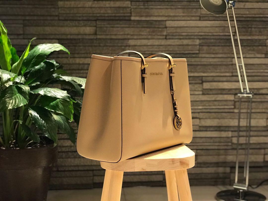 Michael kors jet set travel oyster hotsell