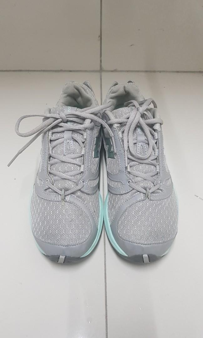 bob's new balance outlet