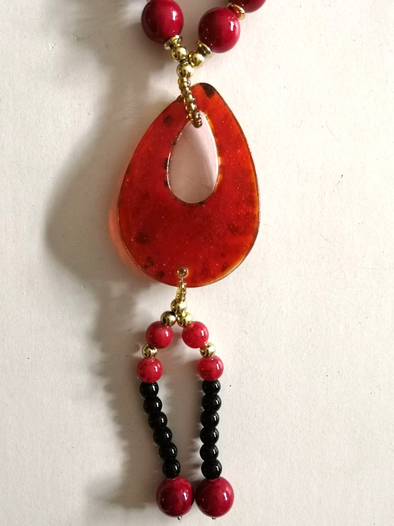 NEW Women's Red With Gold Specks Chunky Teardrop Stone Pendant With Black Beads Long Necklace
