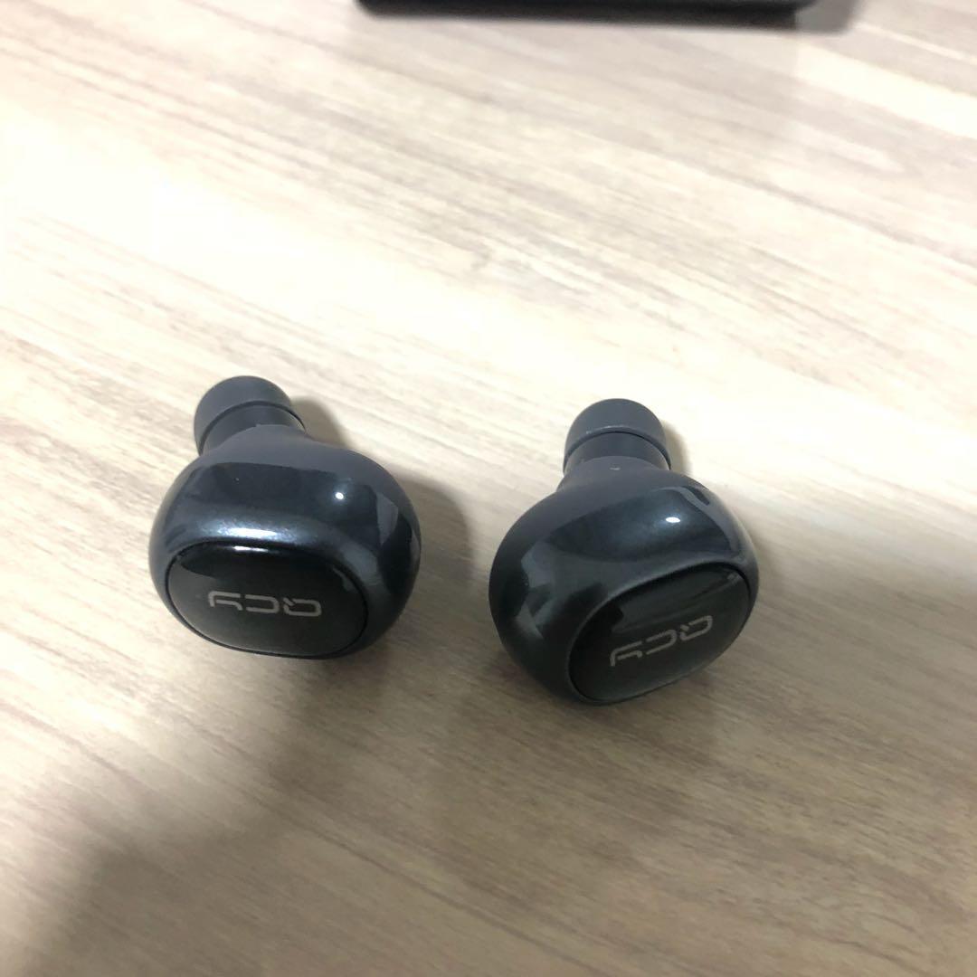 QCY bluetooth earpiece490924466756669441