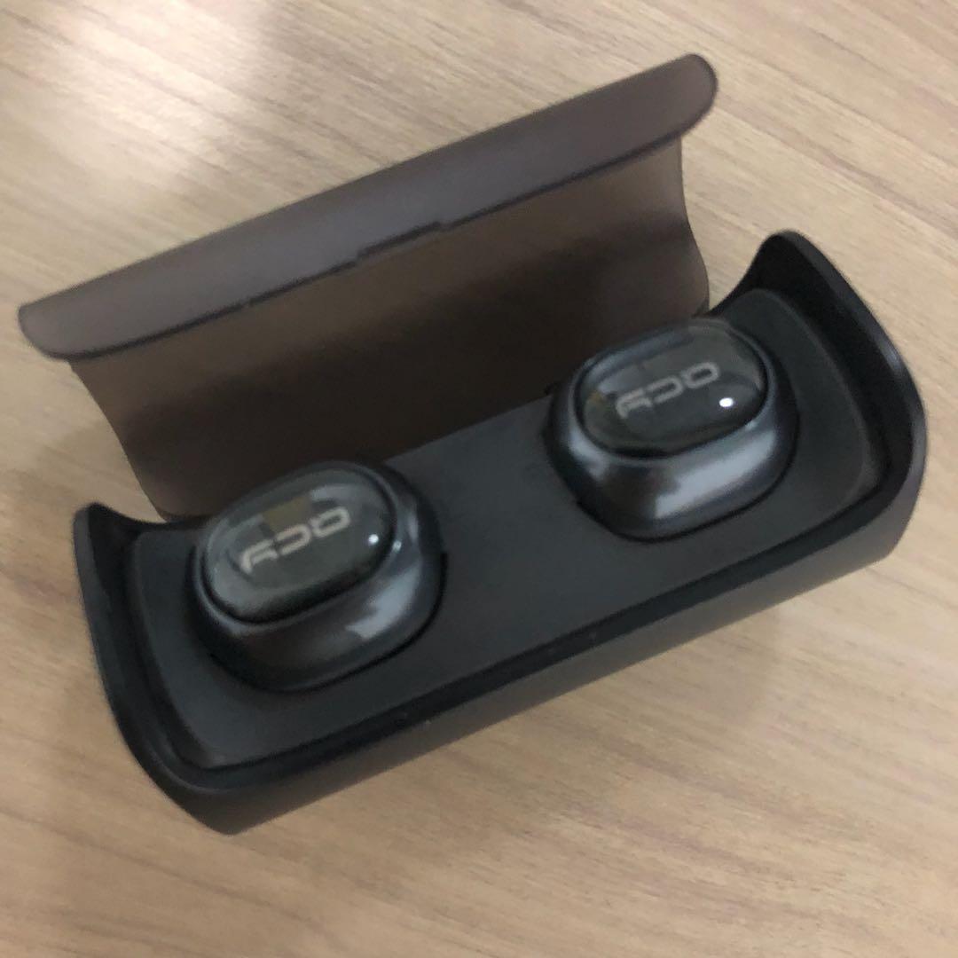 QCY bluetooth earpiece490924466756669442