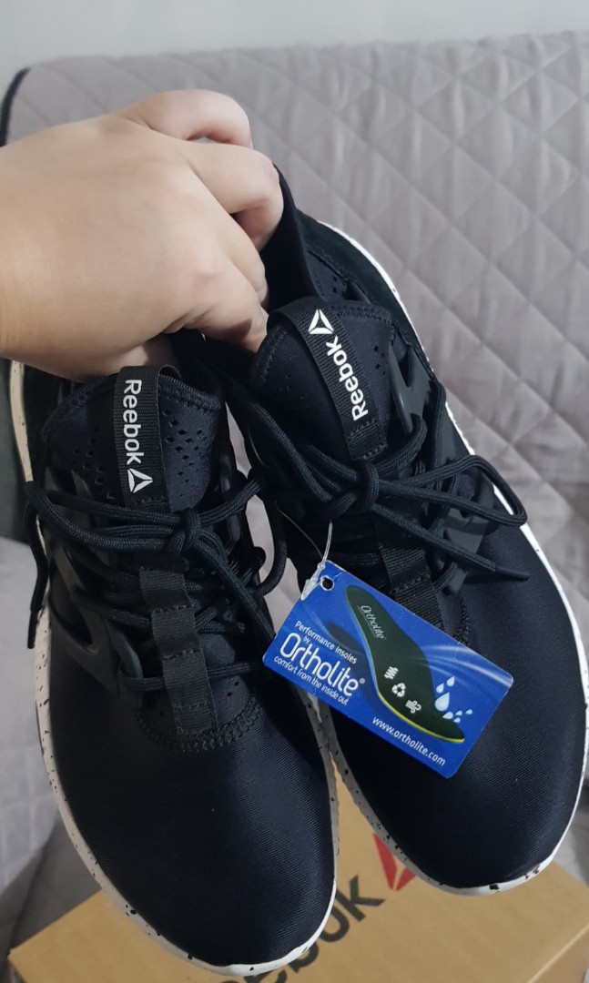 Jual SIZE 39 ORIGINAL REEBOK HAYASU WOMEN TRAINING SHOES BD4672 di Lapak  PRAMS Warehouse | Bukalapak
