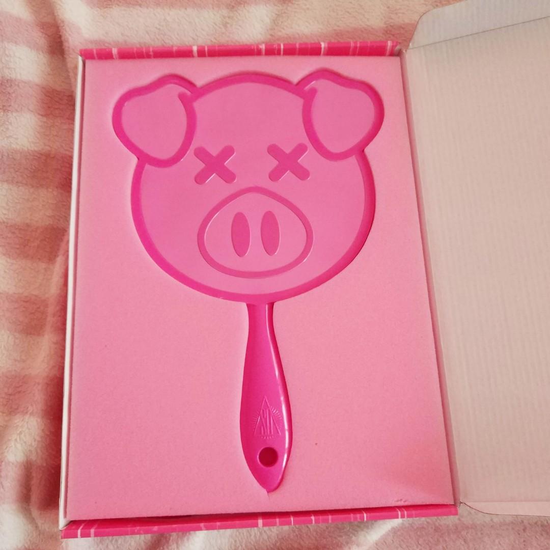 Shane Dawson Jeffree Star Pink Pig Mirror Health Beauty Makeup On Carousell