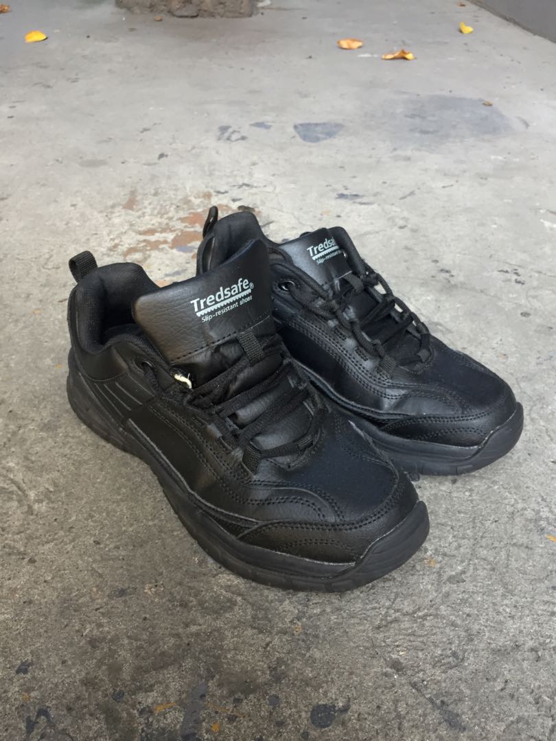 black tredsafe shoes