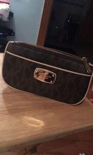 Micheal Kors  change pouch