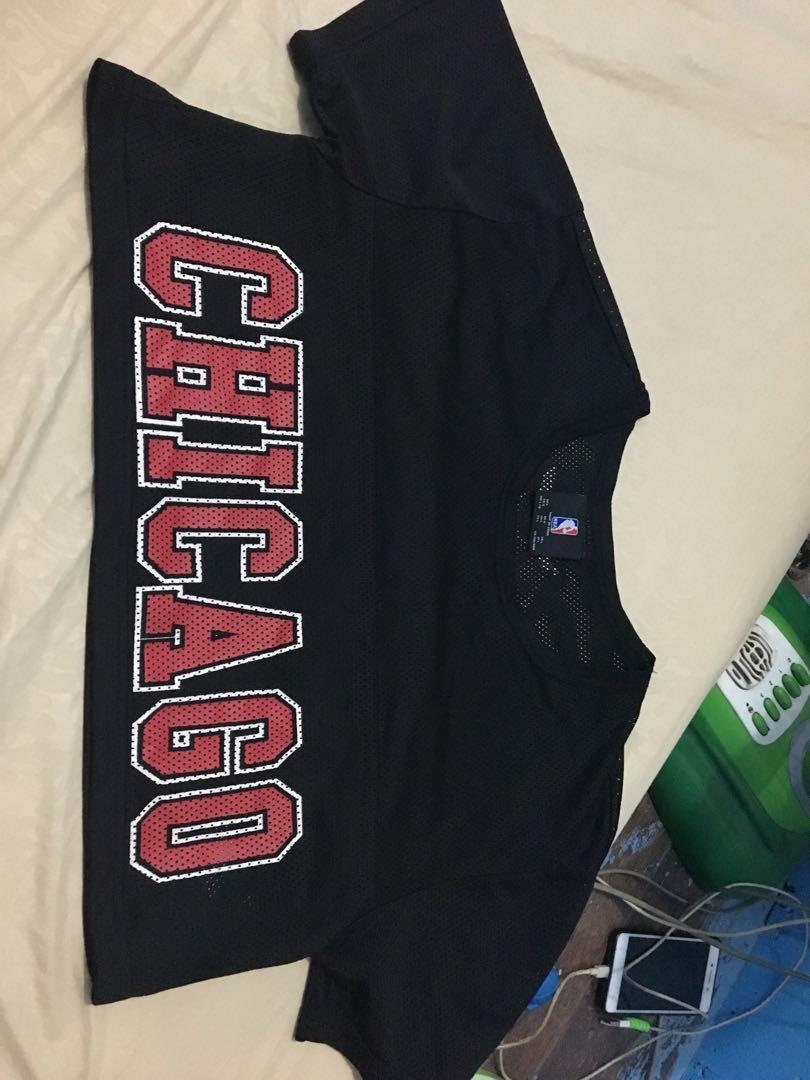 Chicago bulls (Category: Longsleeves) located in Manila. Submitted by nikaclyde (Listing ID 264868098, Image 1). Description: Used but not abused no flaws.