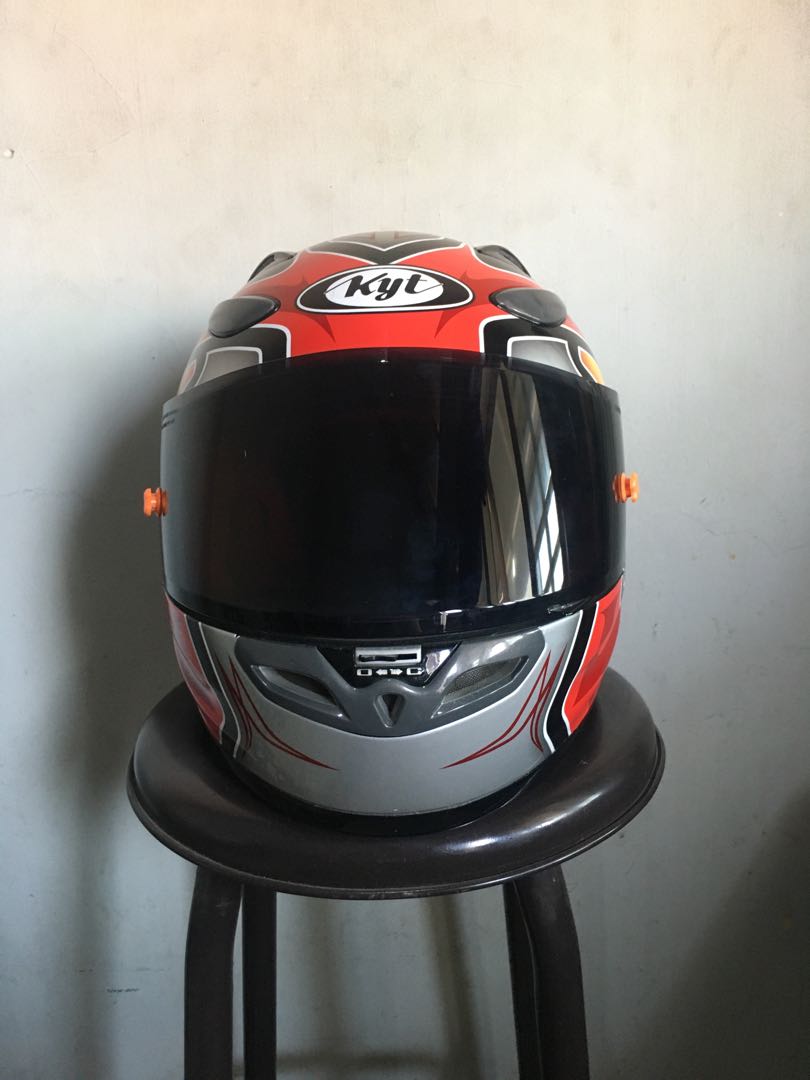Helm kyt v2r vr1 mirip arai, Motor di 