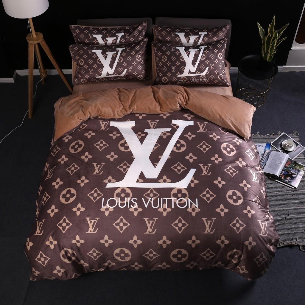 Louis Vuitton bedsheet set, Furniture & Home Living, Bedding & Towels on  Carousell