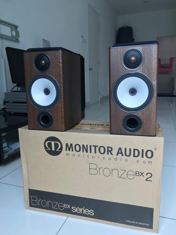 Monitor Audio Bronze BX2 Walnut in Mint Condition Audio