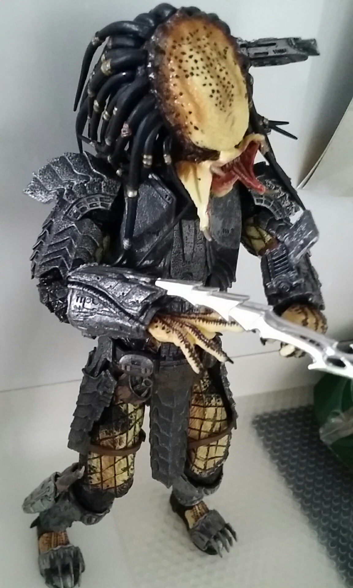 Neca unmasked scar predator