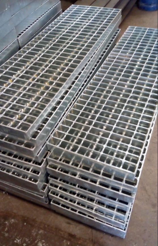 STEEL GRATINGS AMPAC, Commercial & Industrial, Construction & Building
