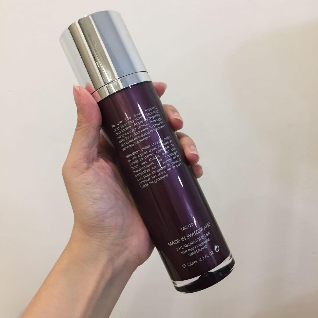 Suisse Programme Advanced Cellular Boosting Solution (Category: Sports & Fitness Nutrition) located in Kuala Lumpur. Submitted by jinglec (Listing ID 264862837, Image 2). Description: Used one pump for review purpose only. Great as boosting after toner and before serum. Speed up and enhance skincare effects. Bought from sasa, original price RM475. Free postage. Negotiable. .