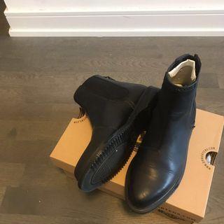 [Size 5] Dr Martens Black Leather Chelsea Boots ZILLOW 2019 New Style