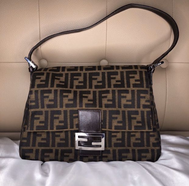 ☆ Fendi Zucca Mamma Baguette Shoulder Bag Retails For $1200, Luxury, Bags &  Wallets On Carousell