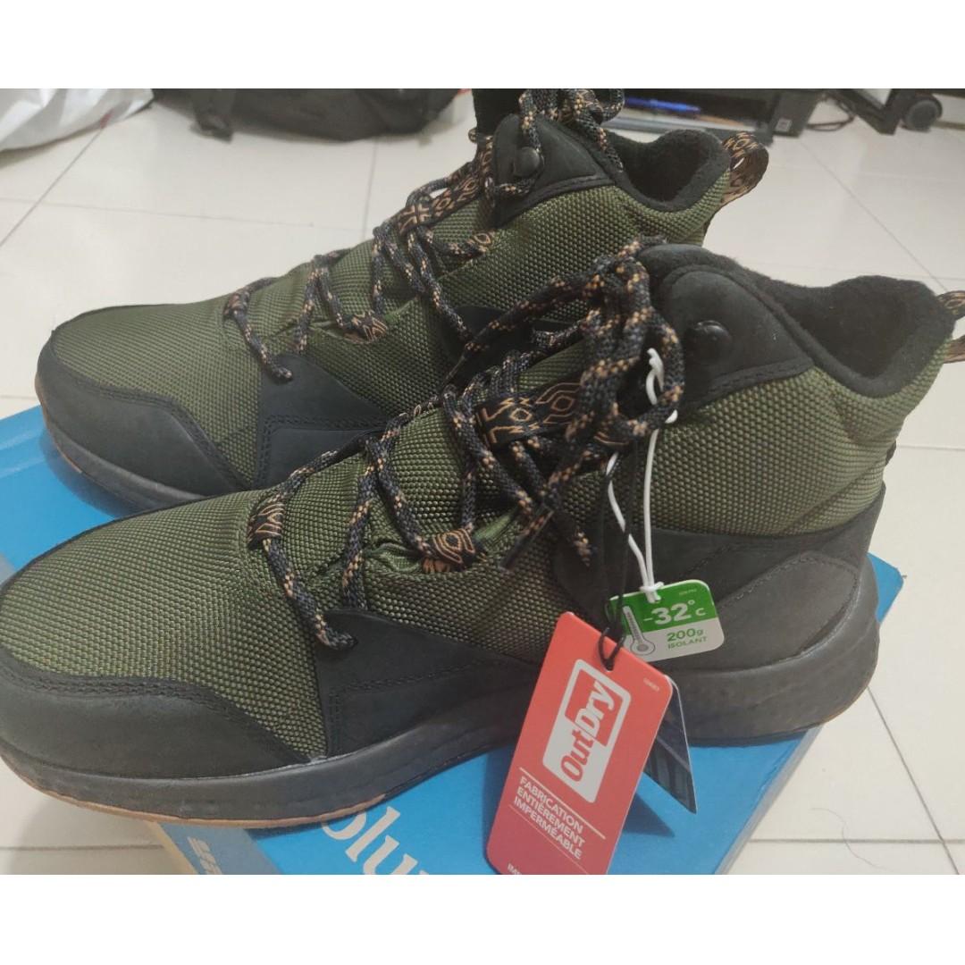 columbia sneaker boots