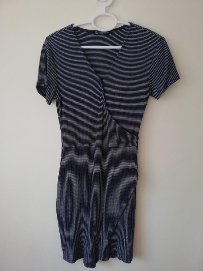 Cotton-on blue dress (Category: Dresses) located in Quezon City. Submitted by strwbry.ph (Listing ID 264986761, Image 1). Description: Cotton on blue striped dress Stretchable Fits medium to large In mint condition.