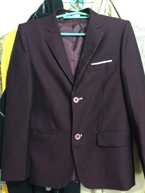 Full package suit - Blazer or Coat + Vest + Pants (Category: Coats, Jackets and Outerwear) located in Santa Rosa. Submitted by dosequince (Listing ID 264951275, Image 2). Description: Maroon/Wine Red Suit (estimated measures) • Blazer: - L: 30 inches | W: 20 inches - Sleeve: 27 inches • Pants: - Size: 27-30 - L: 35 inches Original price: Php5000 RFS: used twice only.