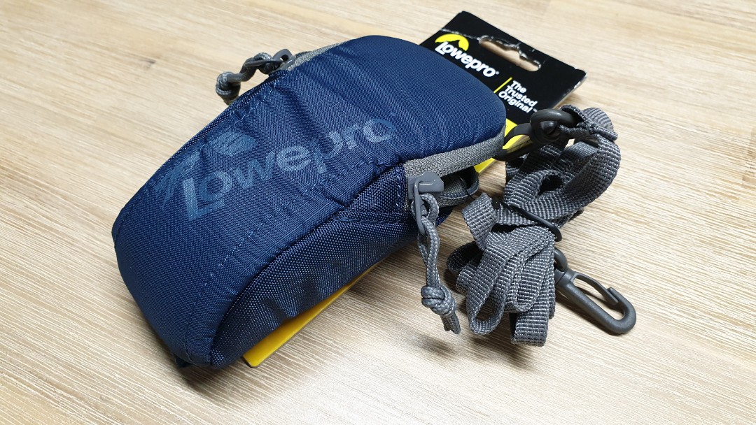lowepro dashpoint 10 camera pouch