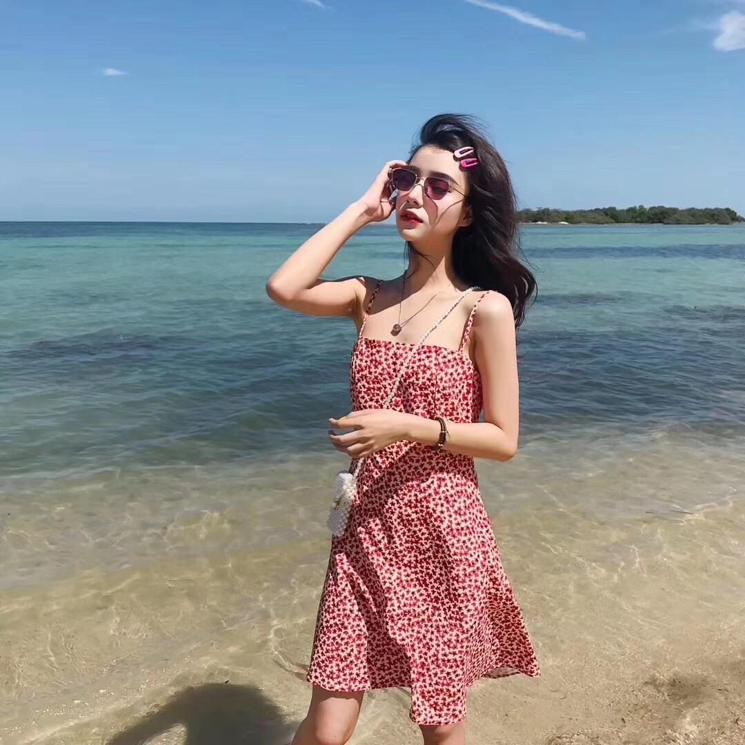 Red floral spaghetti best sale strap dress
