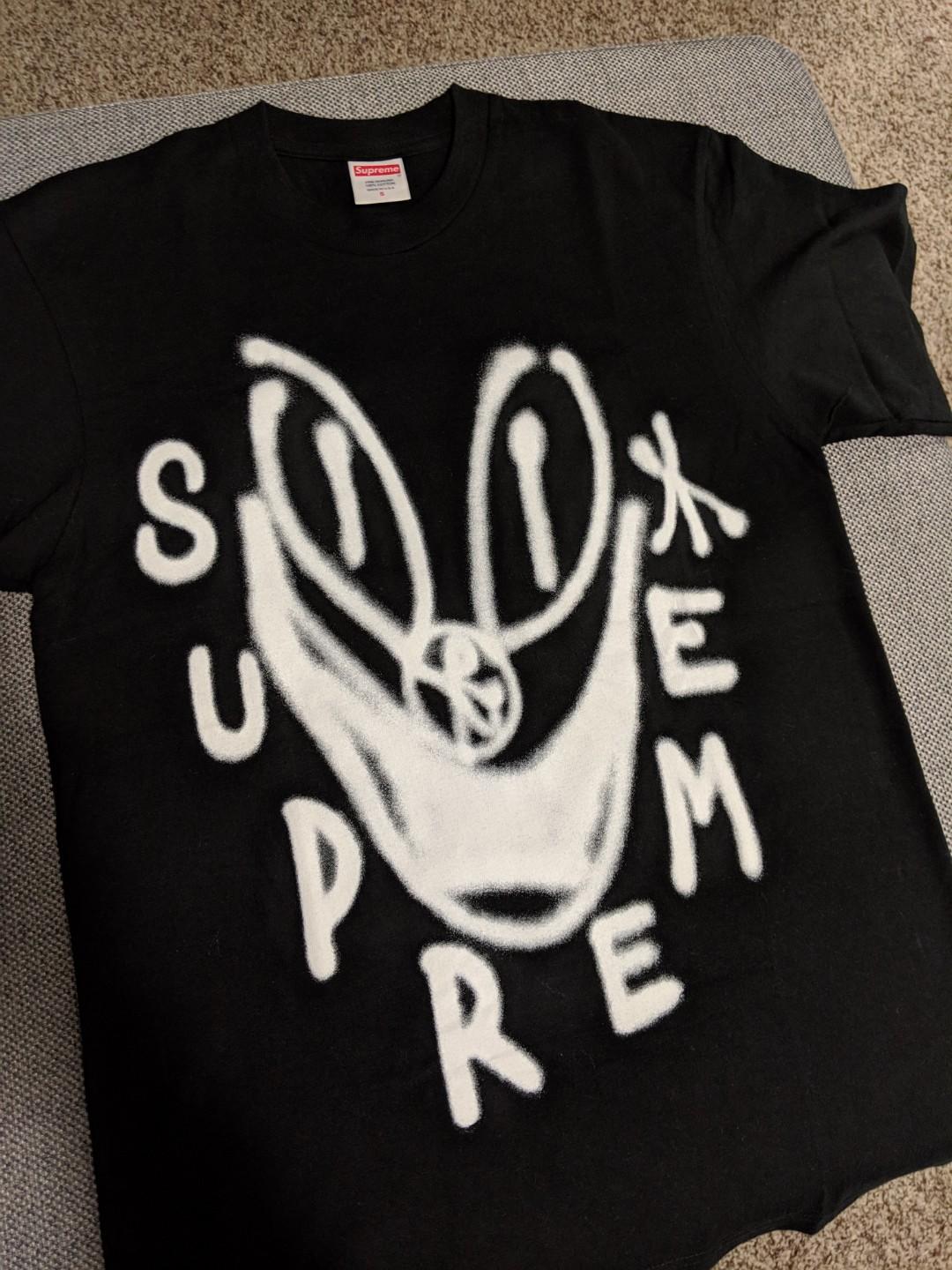 NEW Supreme FW18 Smile Tee Men s Fashion Tops Sets Tshirts