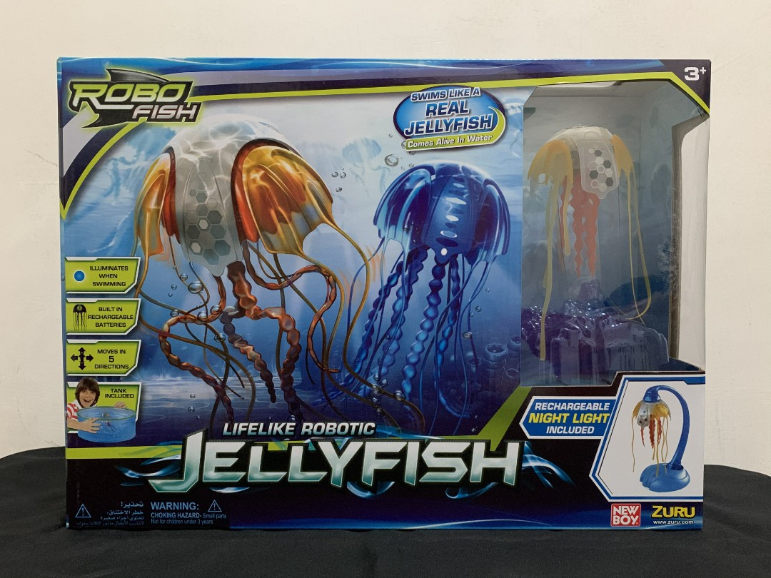 (SALE) ZURU ROBO FISH LIFELIKE ROBOTIC JELLYFISH PLAYSET WITH CHARGER