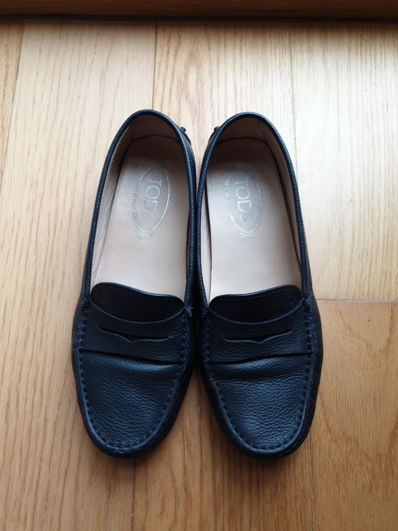 TOD'S Loafers, Women's Fashion, Footwear, Flats on Carousell