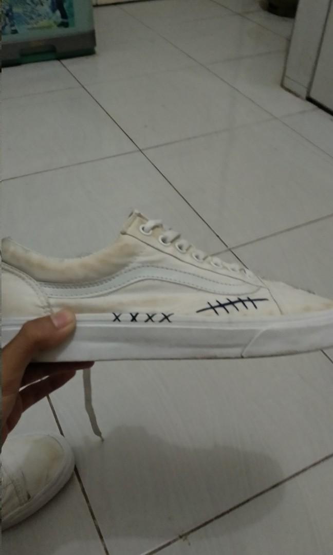white vans old skool custom