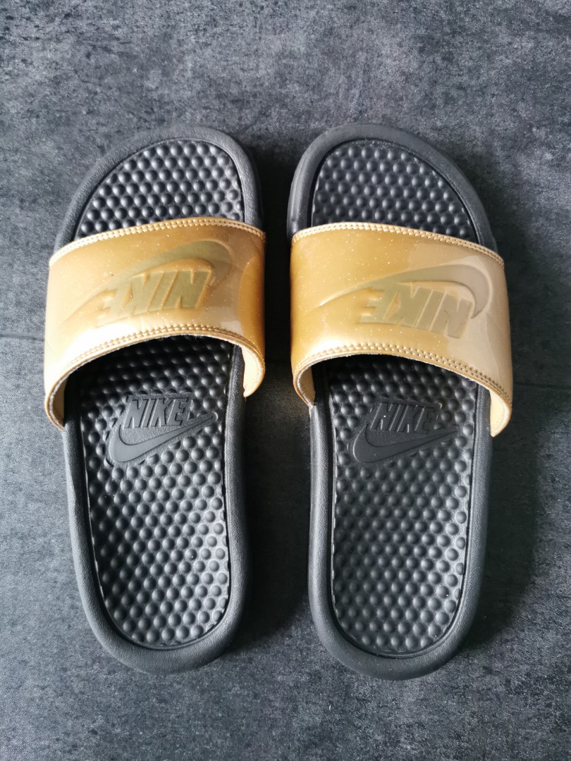 women's nike benassi slides