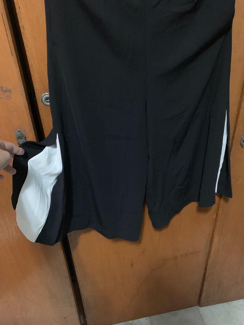 Everything Branded - 130 or less - Bershka culottes (Category: Other Bottoms) located in Paranaque City. Submitted by j08jx (Listing ID 265187362, Image 3). Description: Will be posting this until Dec 6 Friday only RFS: Mag migrate na.