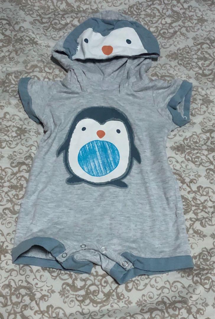 Hush hush onesie with hood (Category: Babies & Kids Fashion) located in Paranaque City. Submitted by mtan8 (Listing ID 265117567, Image 1). Description: In good condition Size tag: 3-6mos.