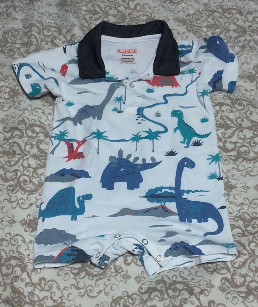 Hush hush white onesie (Category: Babies & Kids Fashion) located in Paranaque City. Submitted by mtan8 (Listing ID 265103988, Image 1). Description: Hush hush onesie Size in tag 3-6mos In good condition.