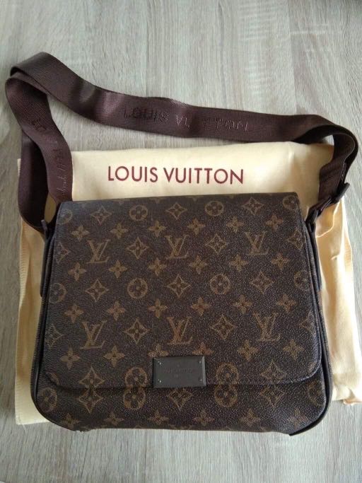 Louis vuitton Messenger bag, Women's Fashion, Bags & Wallets, Purses