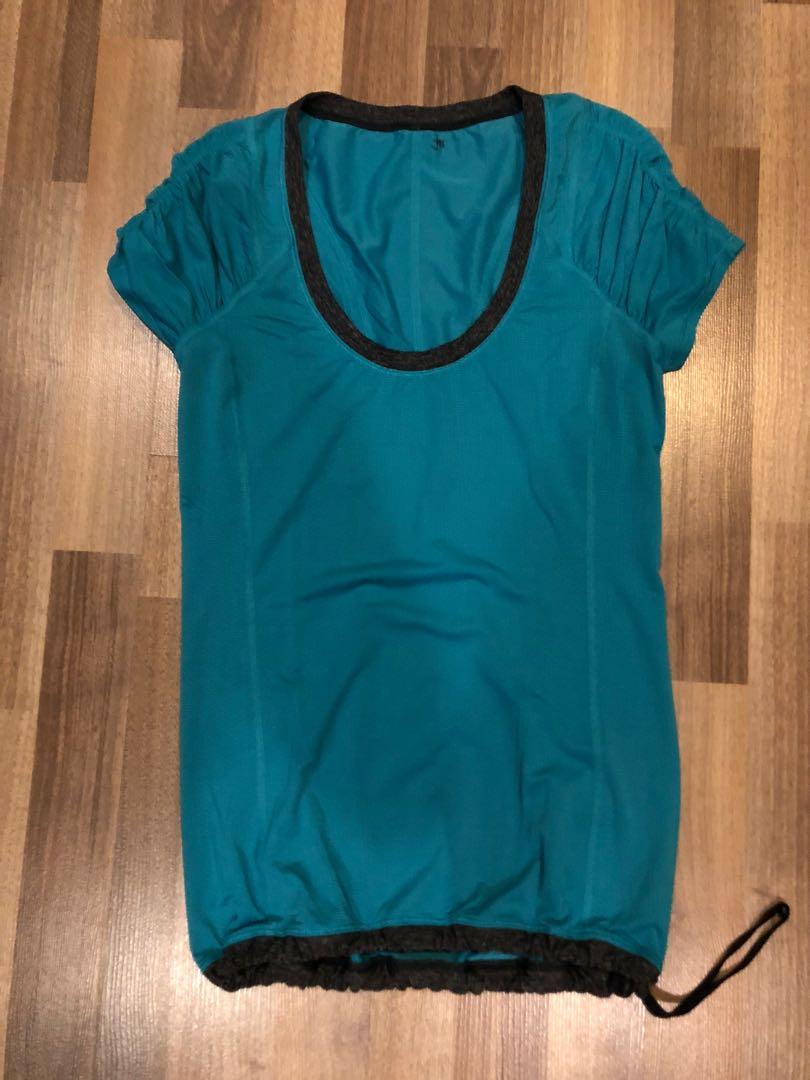 Lululemon scoop neck top (Category: Activewear) located in Quezon City. Submitted by j.declutters (Listing ID 265197001, Image 2). Description: RFS: declutter Good used condition Size 4 Color: teal.
