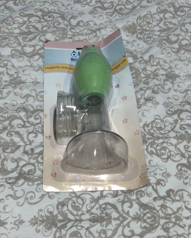Manual Breast pump (Category: Breastfeeding & Bottle Feeding) located in Paranaque City. Submitted by mtan8 (Listing ID 265119014, Image 1). Description: Never used Flawed packaging .