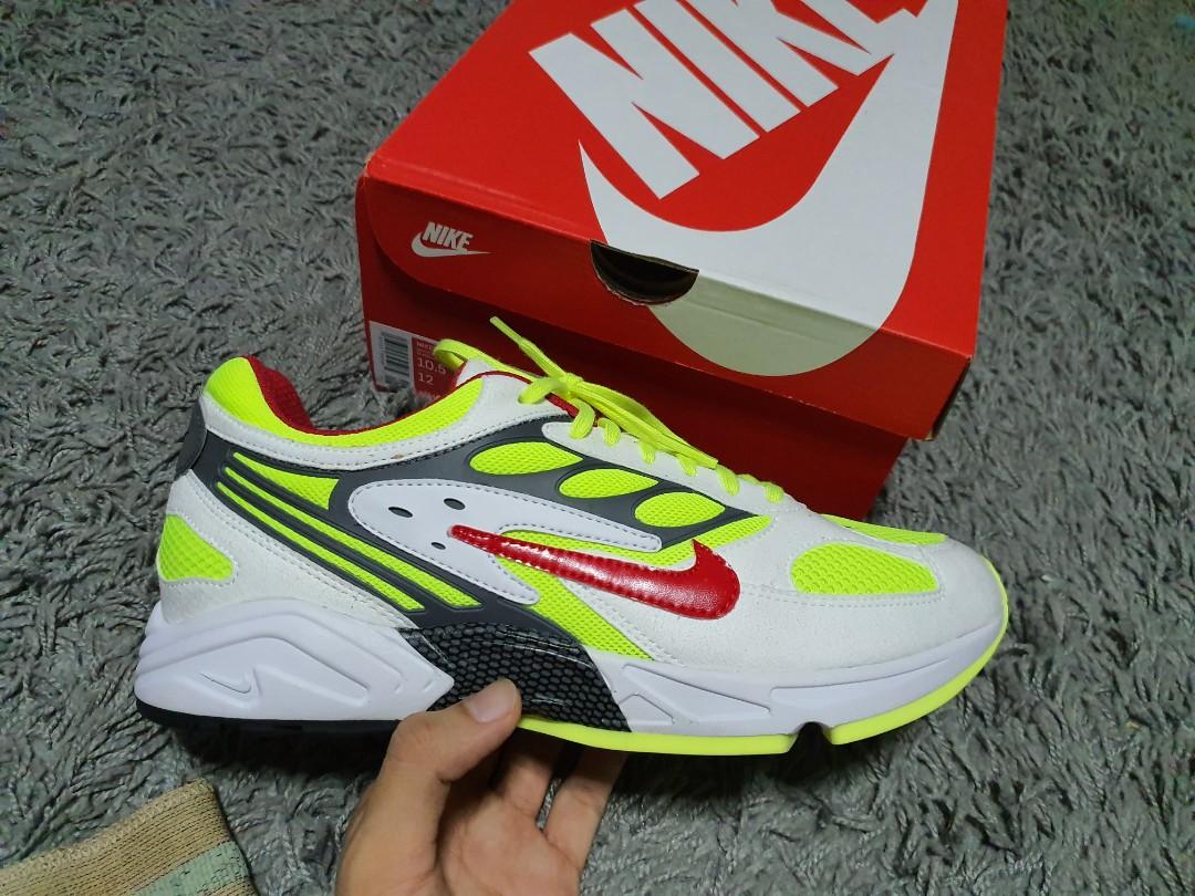 Nike air ghost racer og top