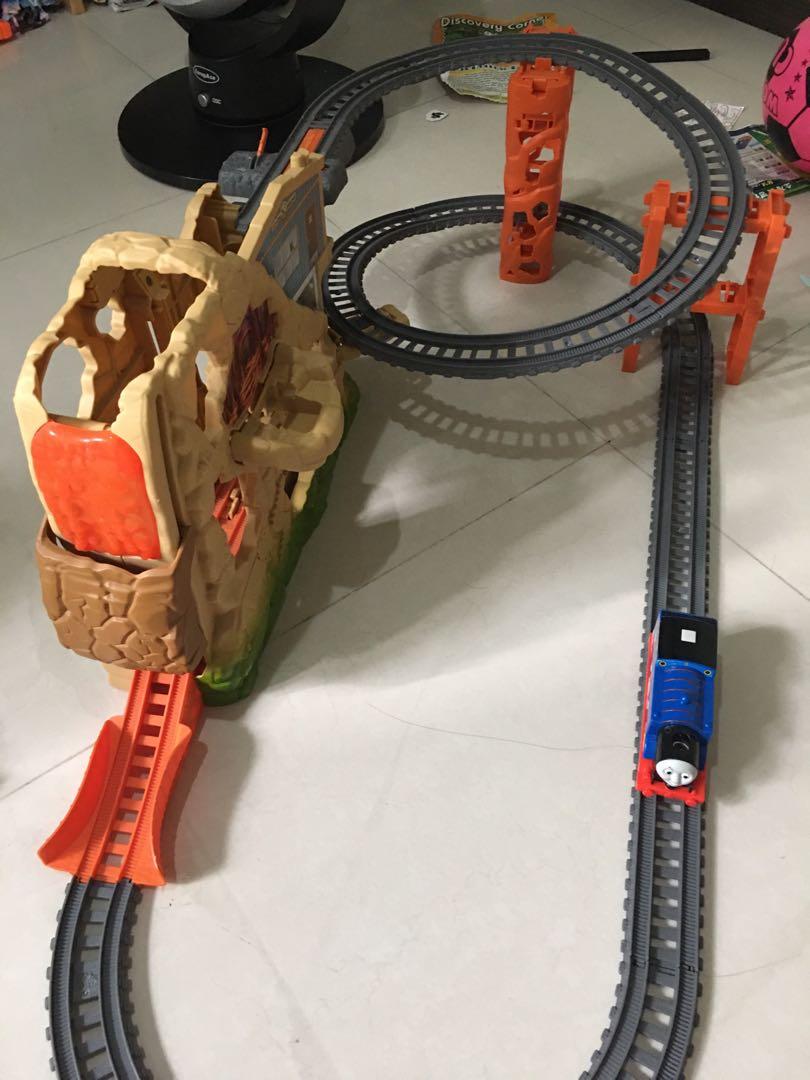 Thomas track master volcano drop set
