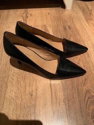 Nine West Leather Heels (size 9.5)