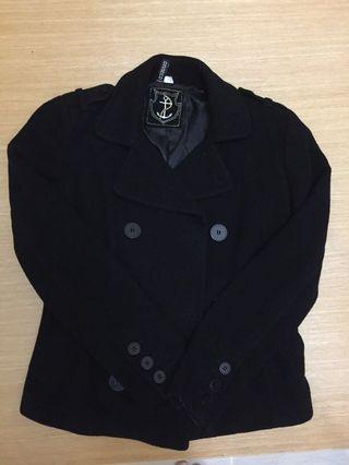 歐洲買回 H&M 女生厚的外套