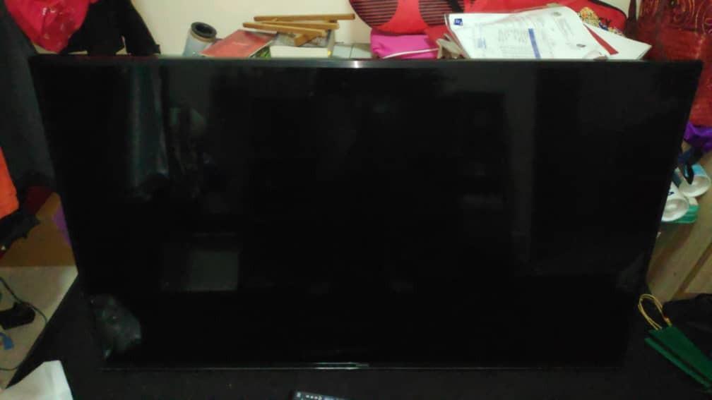 55" UHD 4K Flat Smart TV JU6400 Series 6, Electronics, TVs