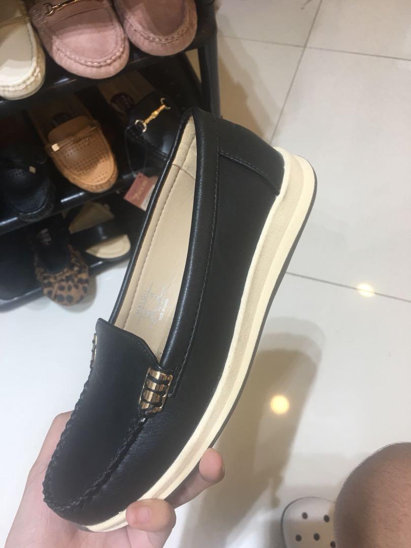 World balance shoes 217 top