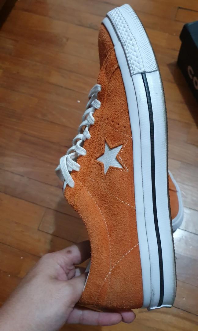 Converse (Category: Sneakers) located in Johor Bahru. Submitted by dausdiscodisco (Listing ID 265295785, Image 3). Description: Only wear it twice.