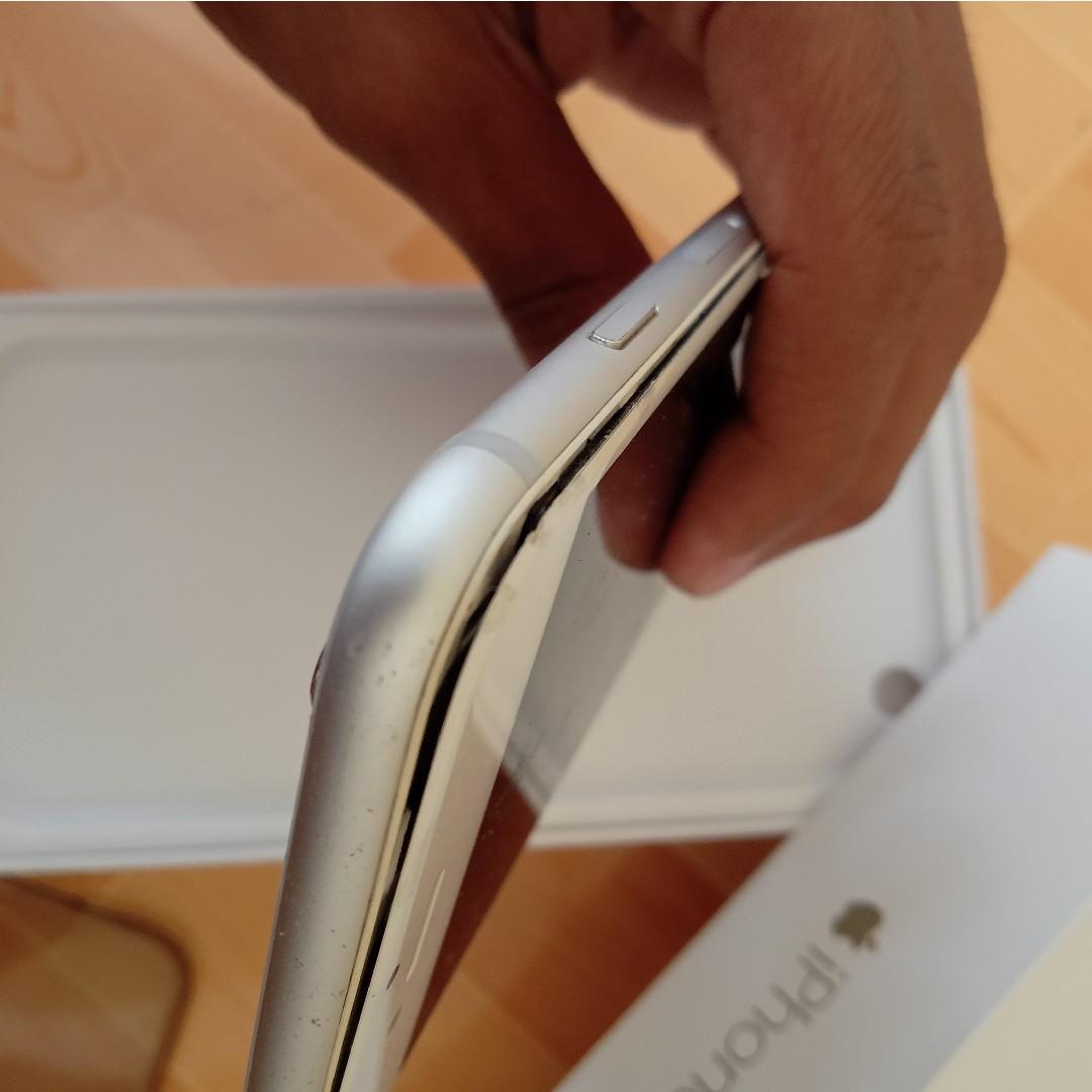 Iphone6 64GB Silver (Category: iPhone 6 Series) located in Manila. Submitted by dcbeva (Listing ID 265281903, Image 2). Description: NEGOTIABLE ✓Charger ✓Jelly case 🚫finger print 🚫No dents pero may Gap and top corner screen saver body. Does not affect performance. Actual photo posted .