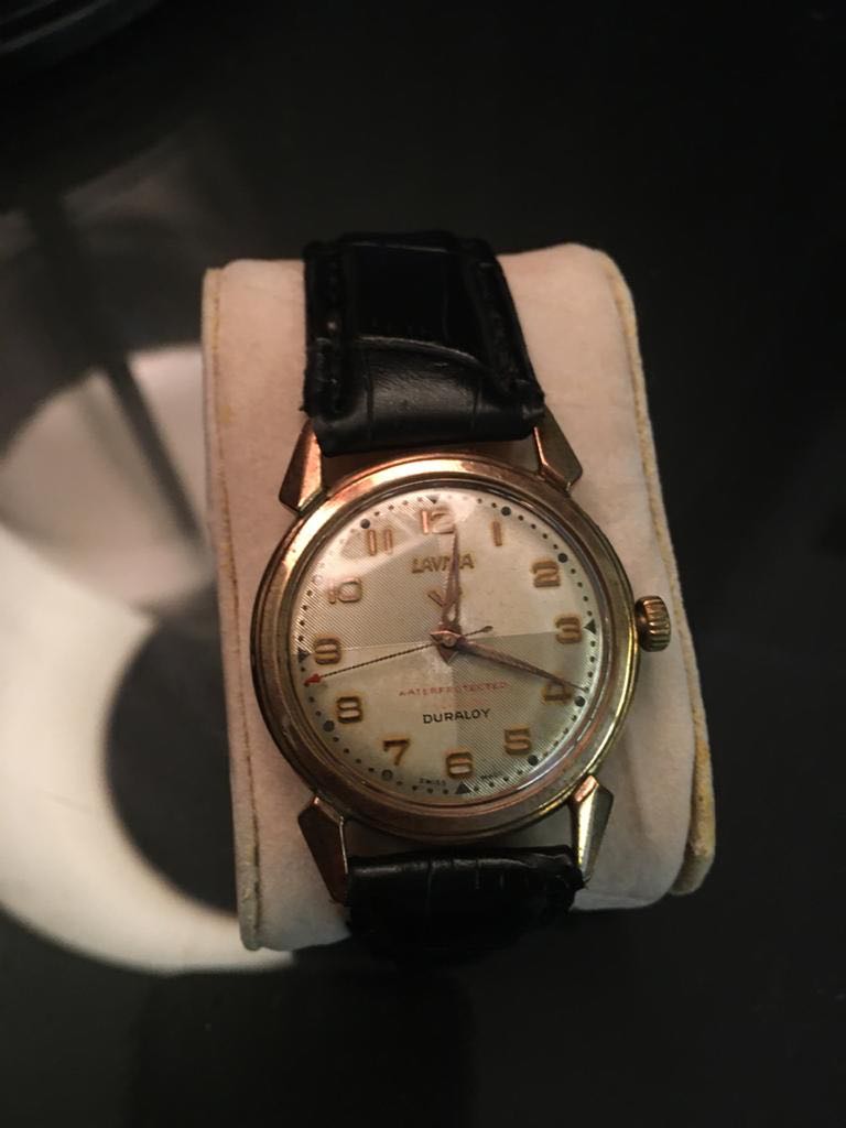 SOLD - 18k Gold Lavina Fancy Lugs - Mint Condition | Omega Forums