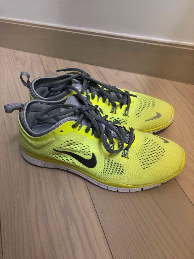 Nike runners, 女裝, 鞋, 波鞋 Carousell
