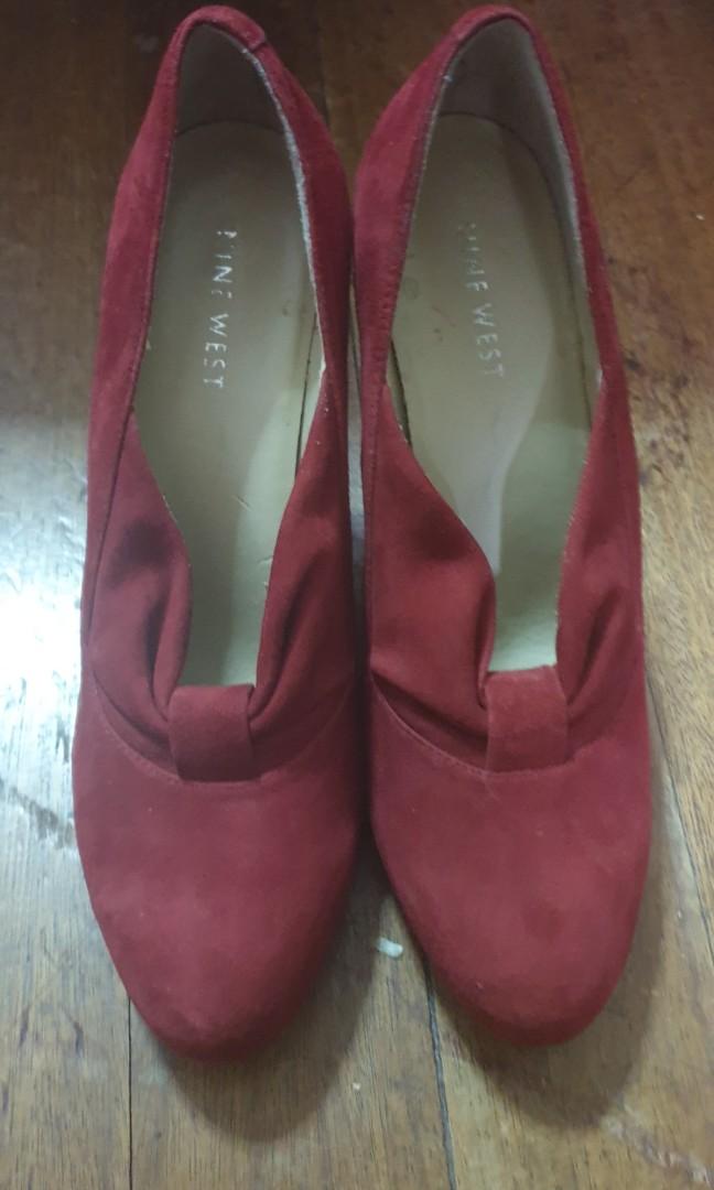 nine west suede heels