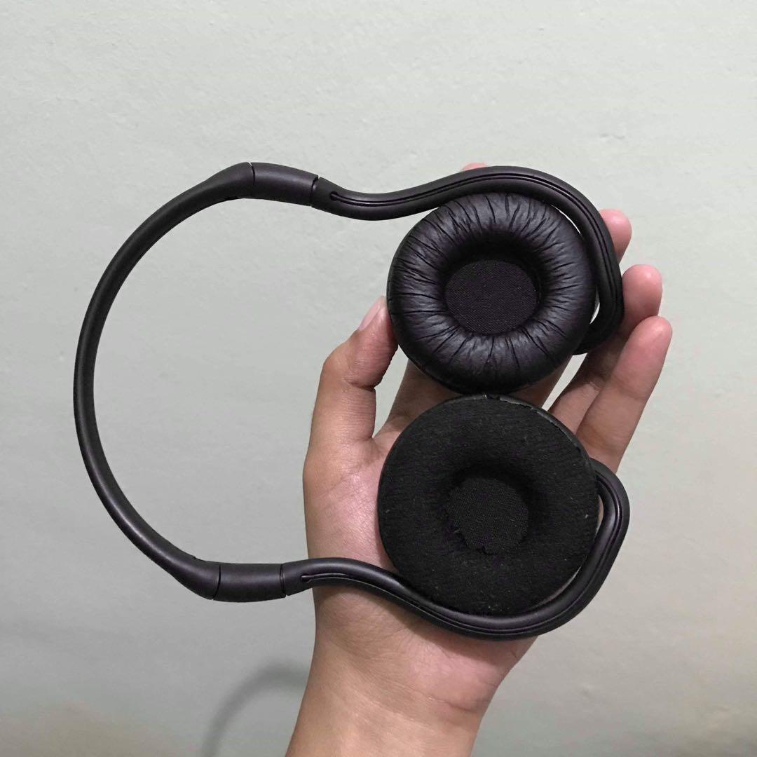 Portronics Muffs Wireless Headset Black 