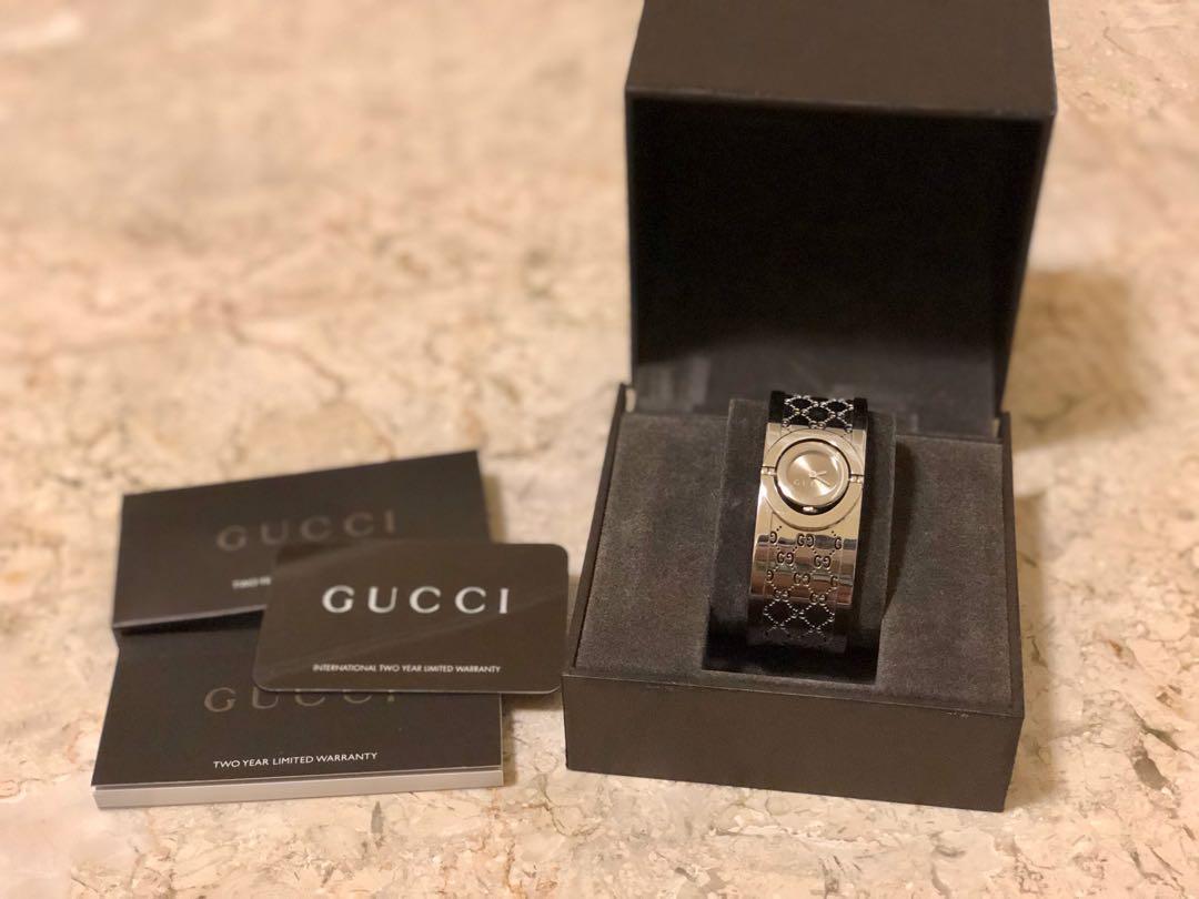 Gucci Twirl Bangle ladies watch jam 